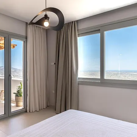 Eartha Horizon Naxos